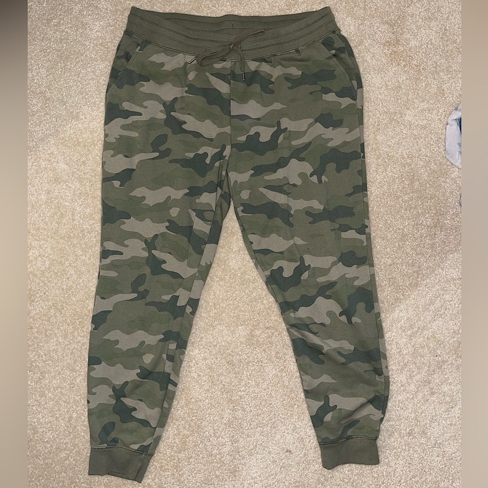 Old Navy Women’s Easy Vintage Jogger Green Camouflage Size XL